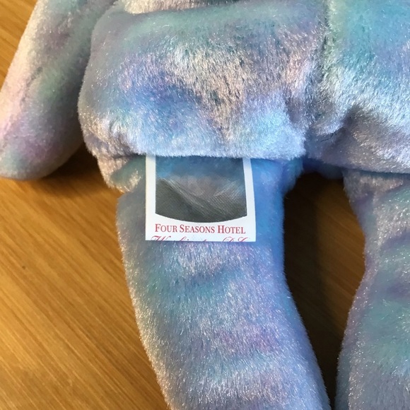 TY (1) Issy Four Season Hotel Washington D.C Beanie Baby Pastel Bear Plush Toy - Picture 5 of 8